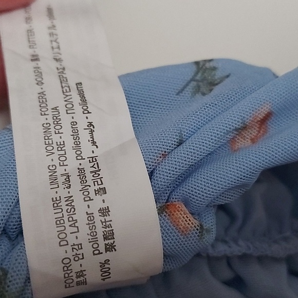 NWT Zara Rouched V Neck Top Blue With Rosettes Size Small - Picture 6 of 6